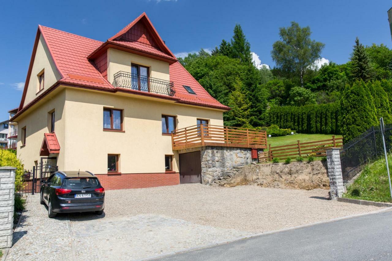 Willa Pod Zegarem - W Cenie Parking, Szybkie Wifi, Duzy Ogrod, Wiata Grilowa! Krynica-Zdrój Exterior foto
