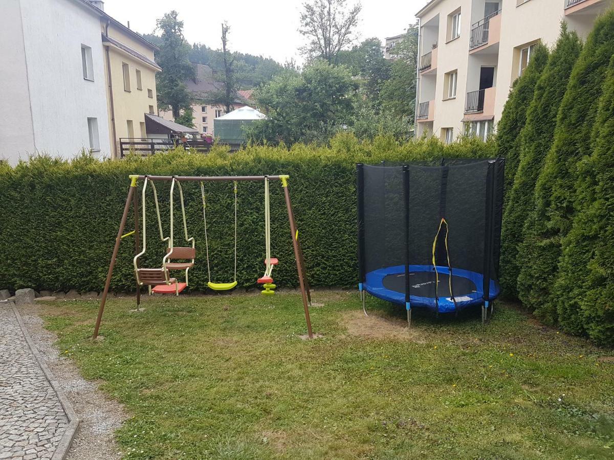 Willa Pod Zegarem - W Cenie Parking, Szybkie Wifi, Duzy Ogrod, Wiata Grilowa! Krynica-Zdrój Exterior foto